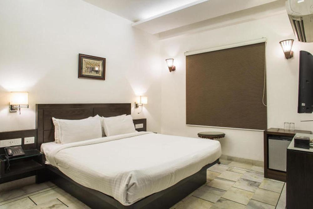 Oyo Flagship Hotel Rudra Palace アーグラ エクステリア 写真