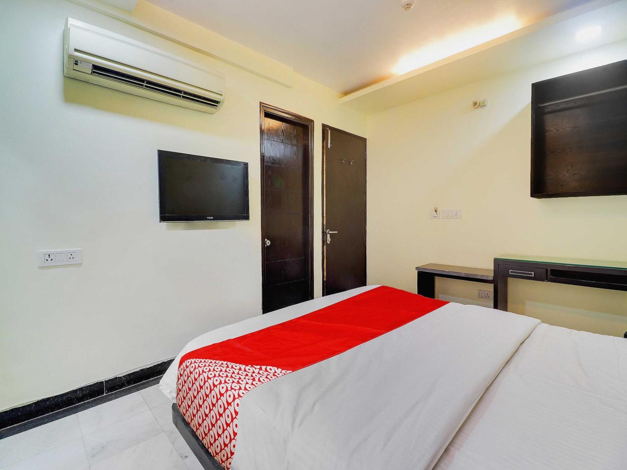 Oyo Flagship Hotel Rudra Palace アーグラ エクステリア 写真