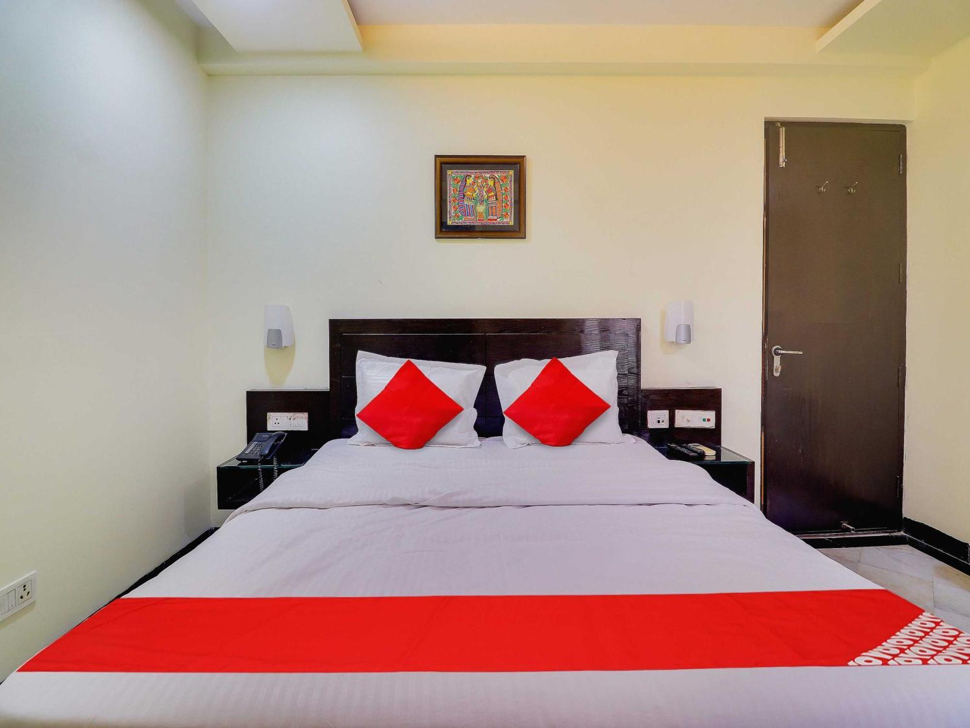 Oyo Flagship Hotel Rudra Palace アーグラ エクステリア 写真