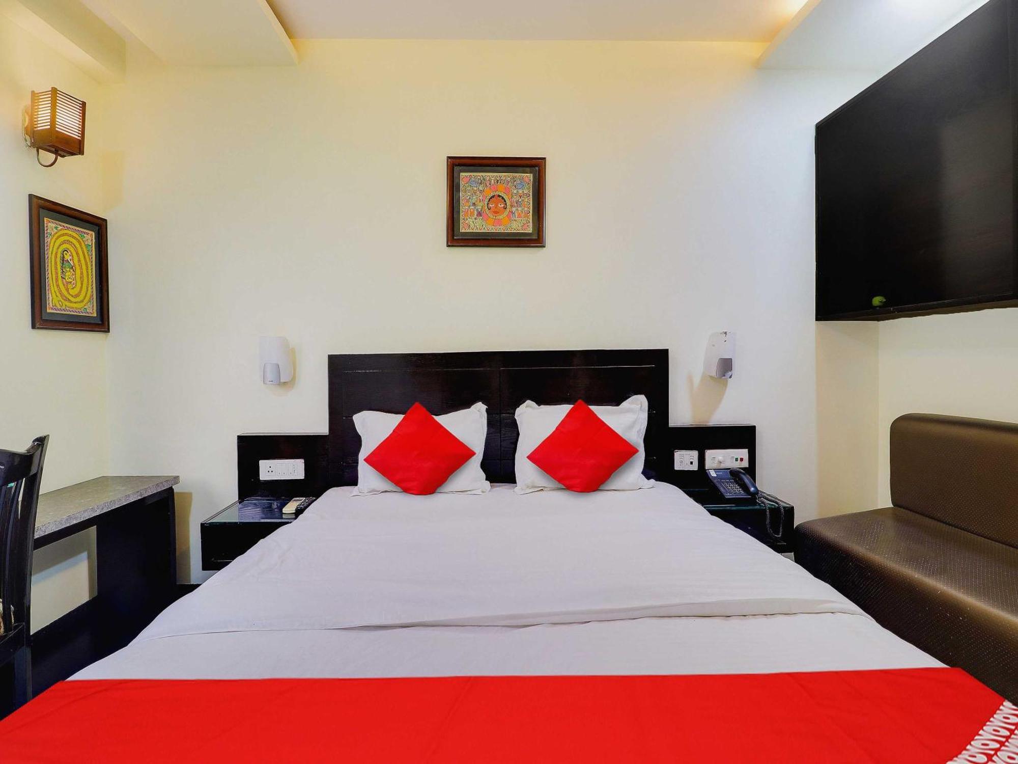 Oyo Flagship Hotel Rudra Palace アーグラ エクステリア 写真