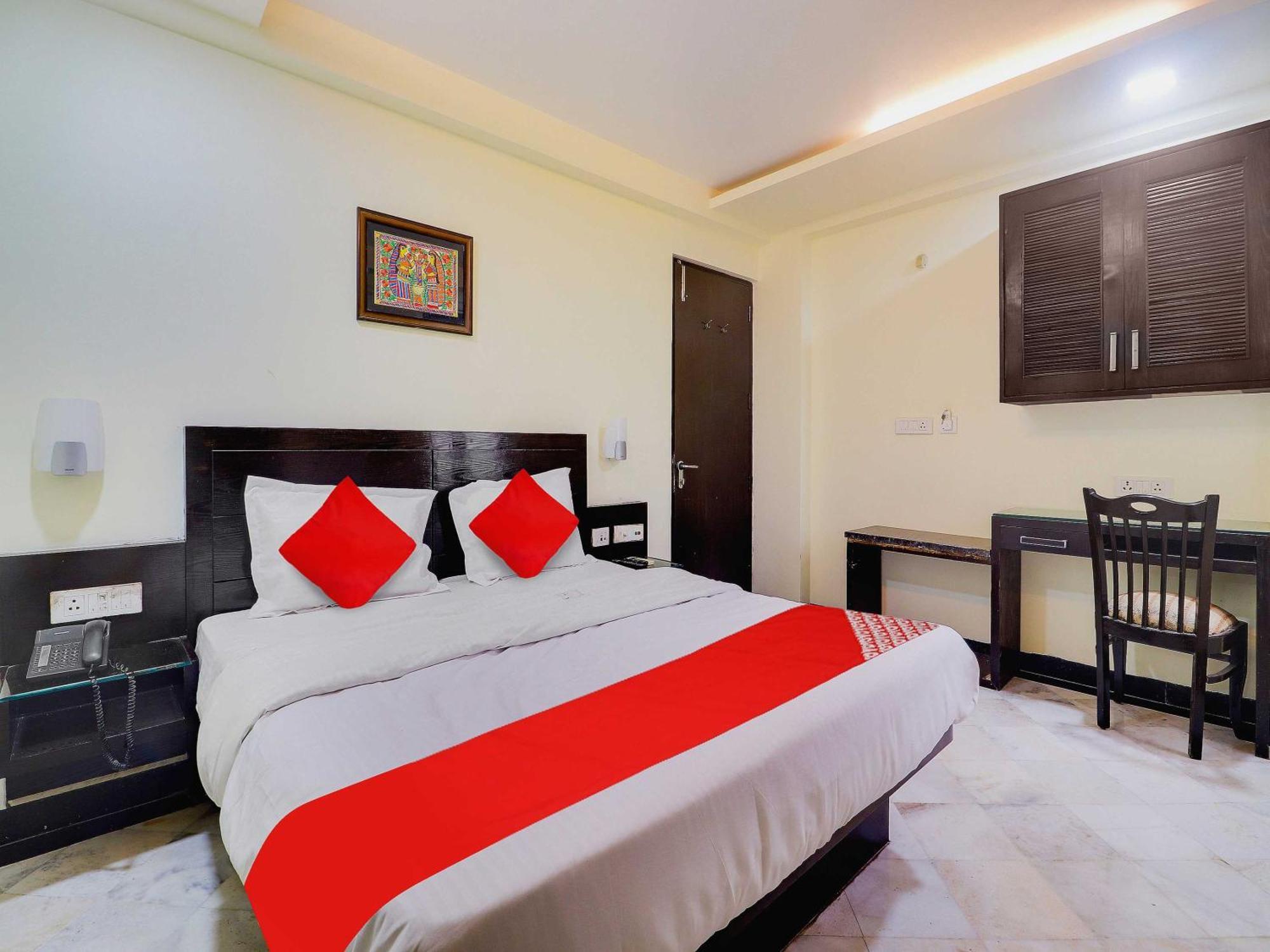 Oyo Flagship Hotel Rudra Palace アーグラ エクステリア 写真