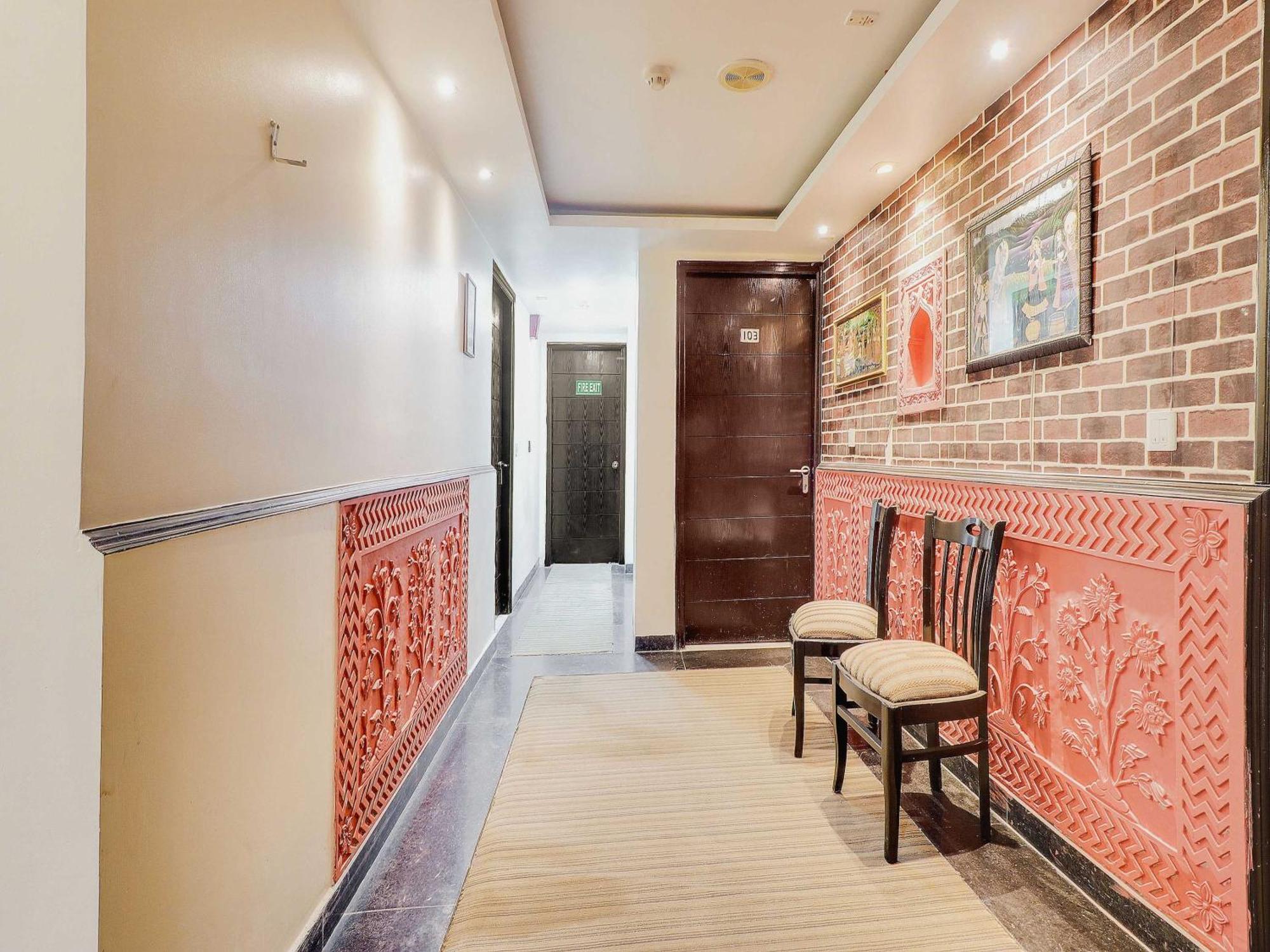 Oyo Flagship Hotel Rudra Palace アーグラ エクステリア 写真