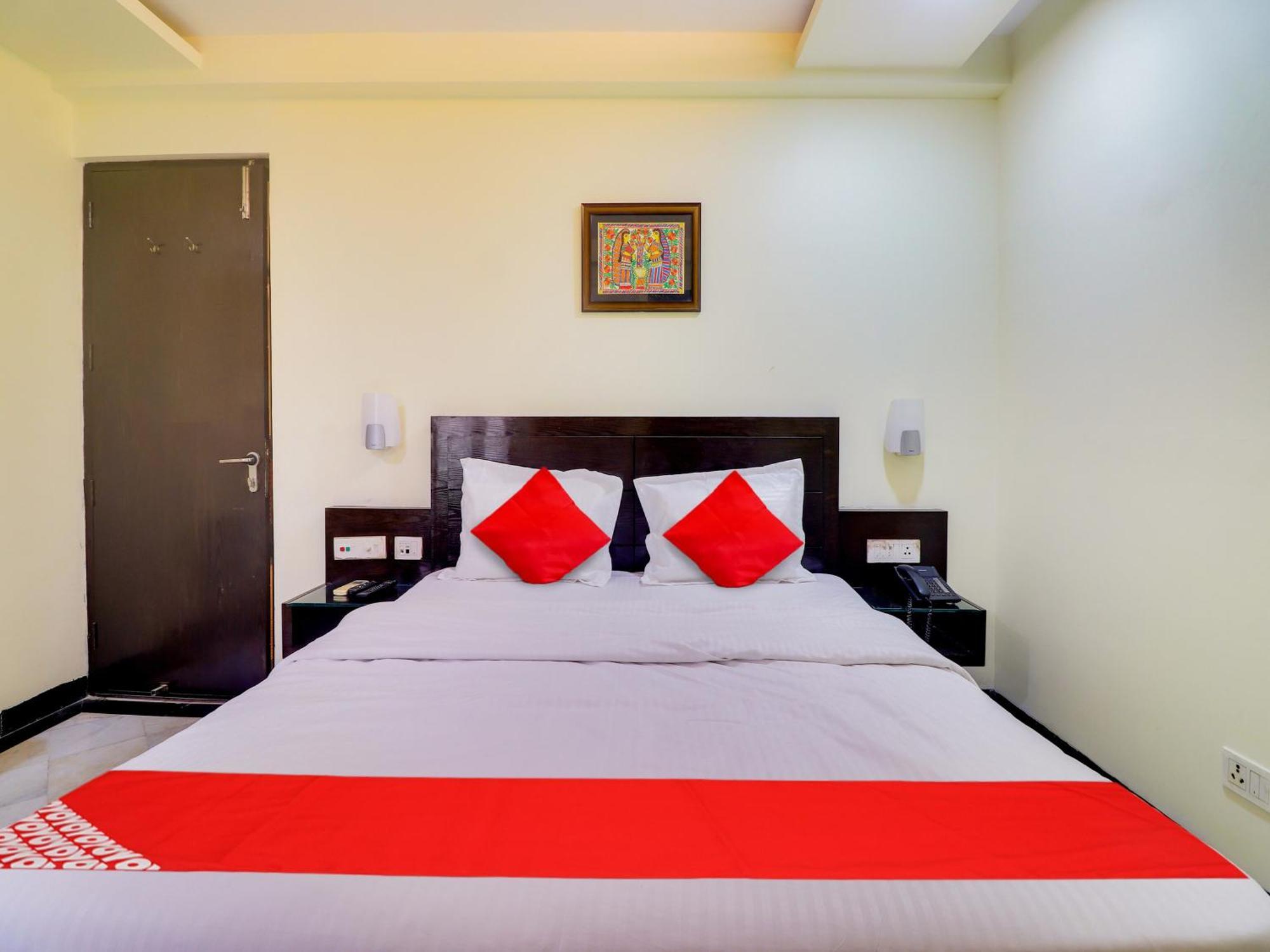 Oyo Flagship Hotel Rudra Palace アーグラ エクステリア 写真