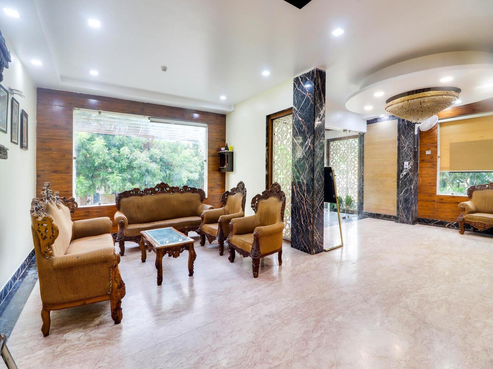 Oyo Flagship Hotel Rudra Palace アーグラ エクステリア 写真