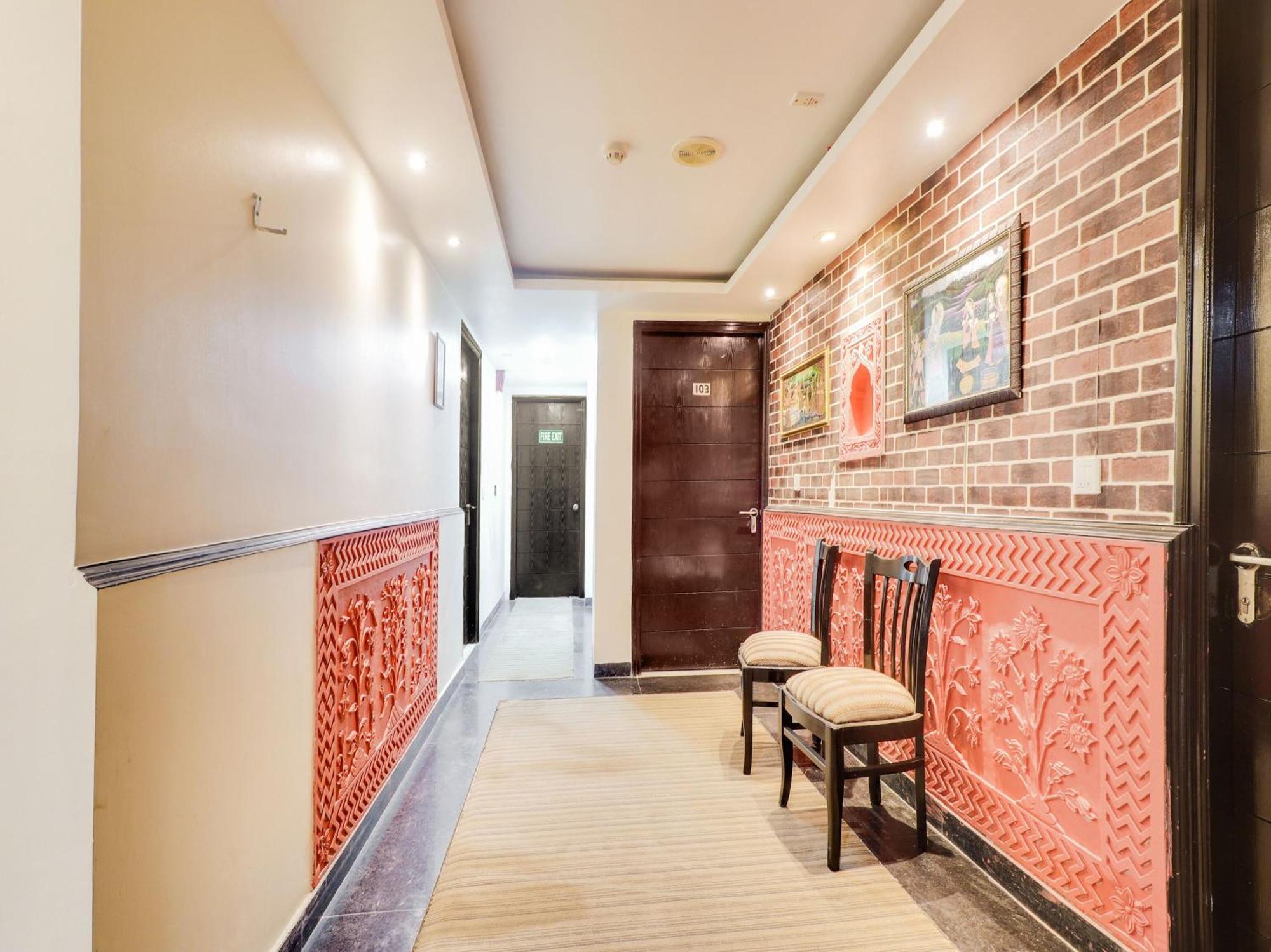 Oyo Flagship Hotel Rudra Palace アーグラ エクステリア 写真