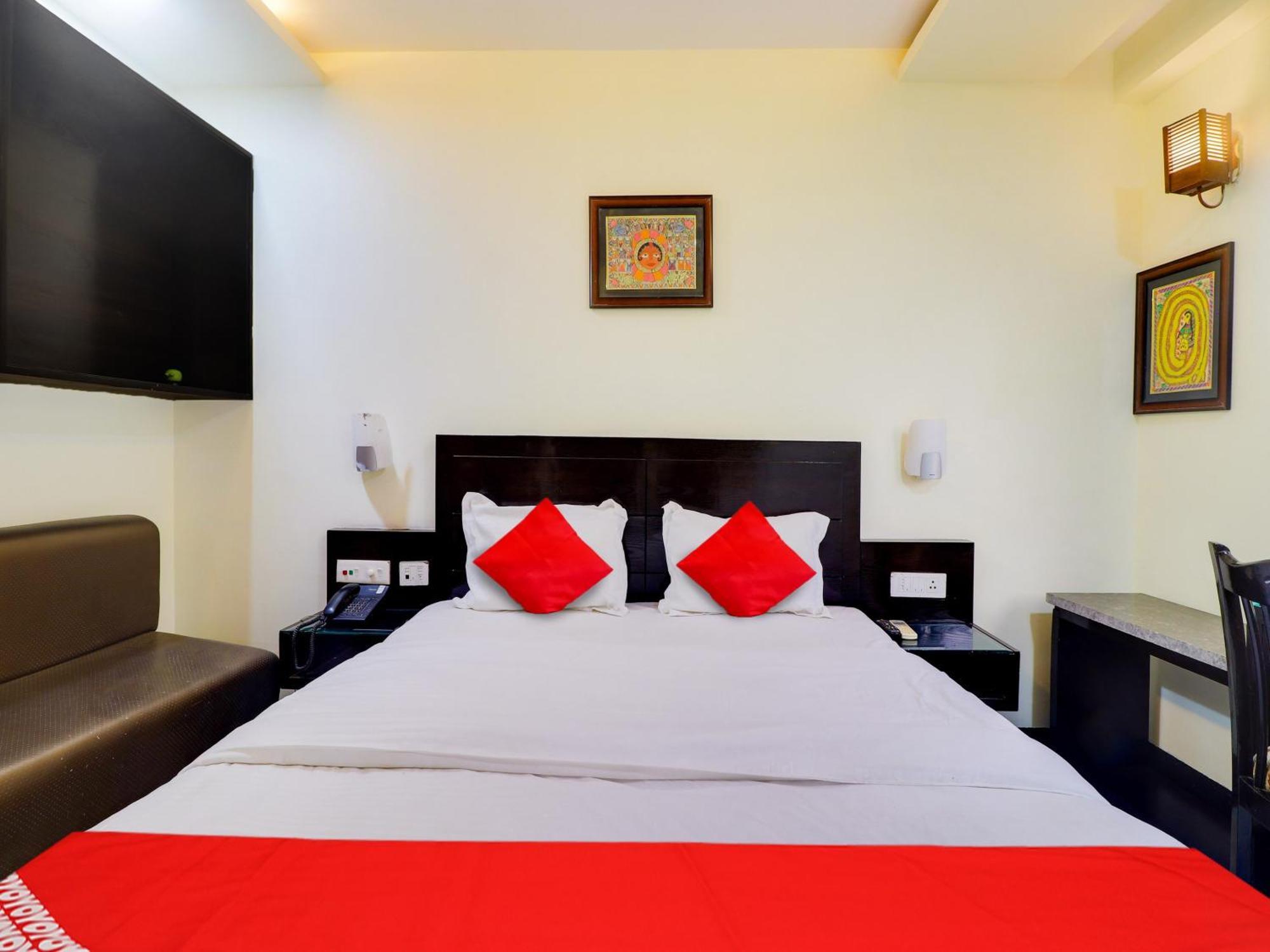 Oyo Flagship Hotel Rudra Palace アーグラ エクステリア 写真