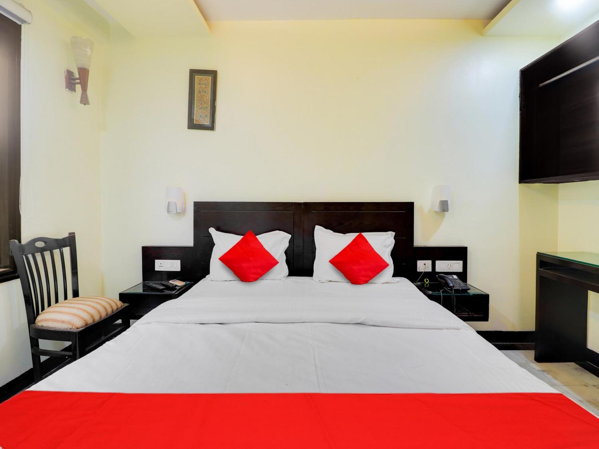 Oyo Flagship Hotel Rudra Palace アーグラ エクステリア 写真