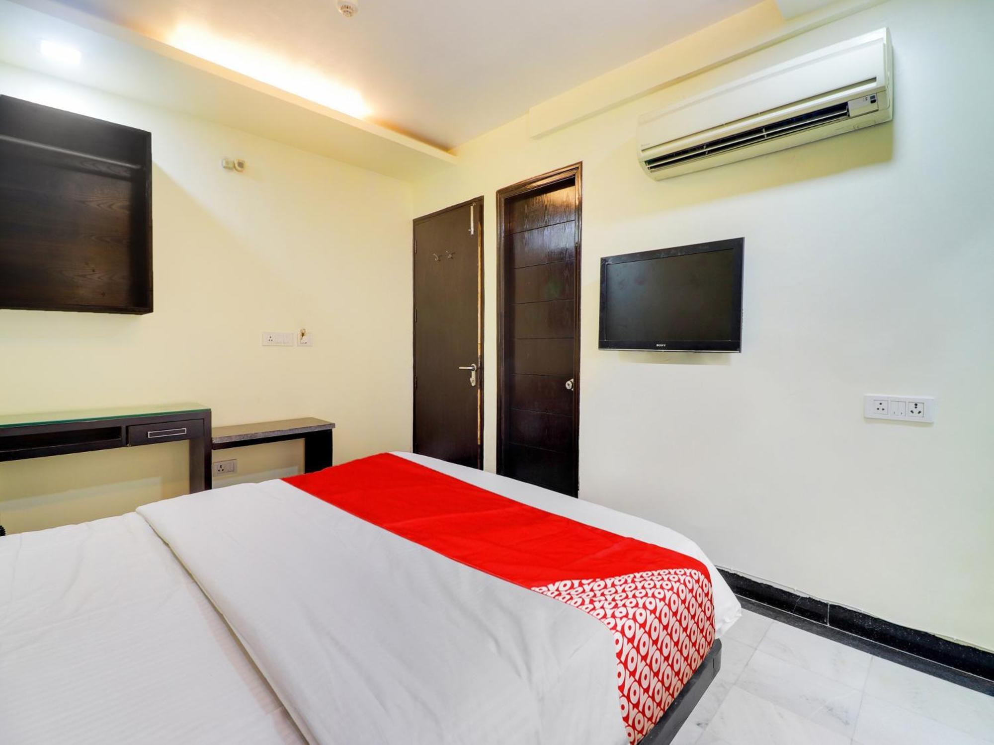 Oyo Flagship Hotel Rudra Palace アーグラ エクステリア 写真