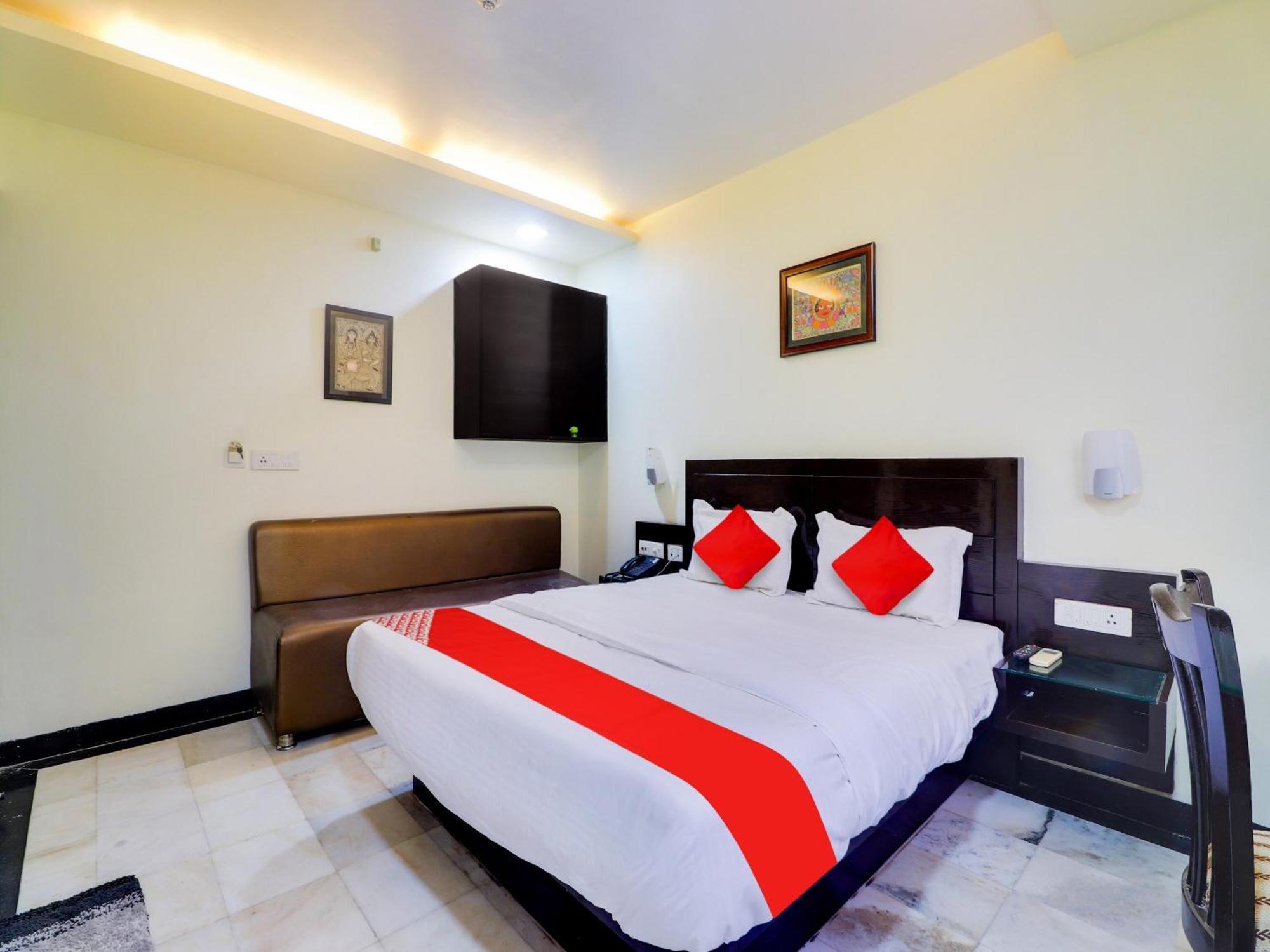 Oyo Flagship Hotel Rudra Palace アーグラ エクステリア 写真