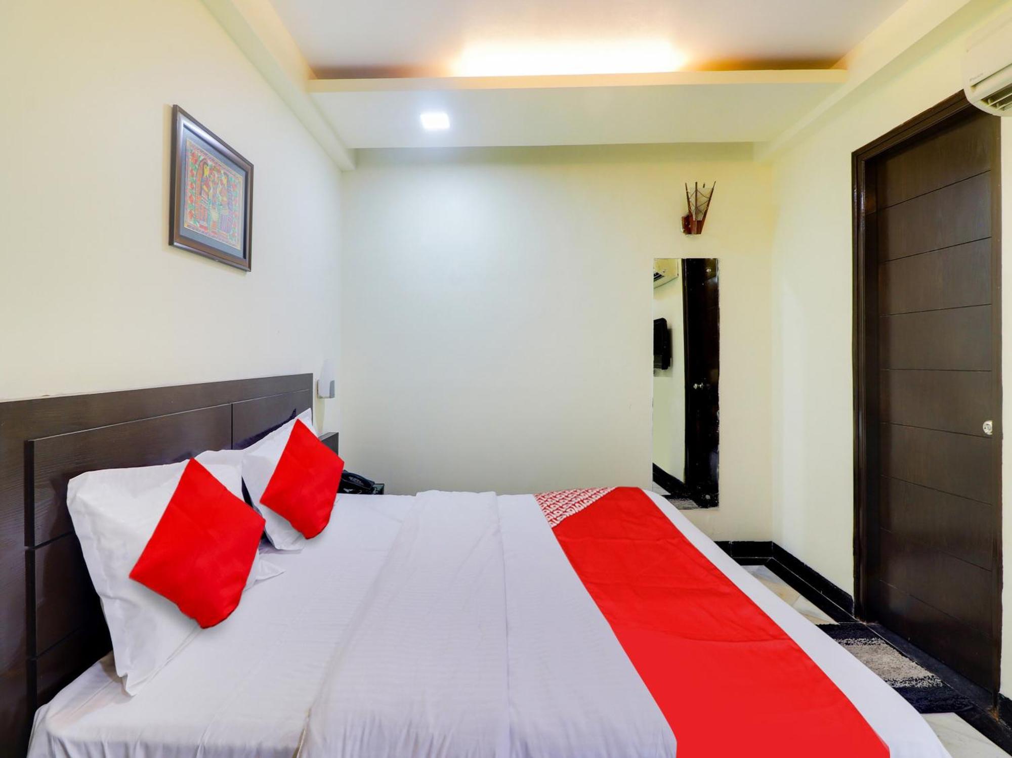 Oyo Flagship Hotel Rudra Palace アーグラ エクステリア 写真