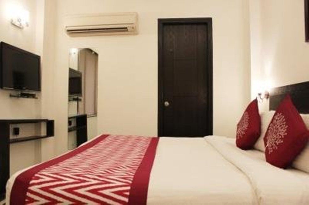 Oyo Flagship Hotel Rudra Palace アーグラ エクステリア 写真